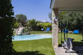 Gîte Petit Luberon chez Manon en Luberon - Vacation rental in guest house - Piscina