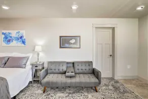 Anchorage Getaway w/ Mtn Views < 5 Mi to Zoo! - Innenbereich
