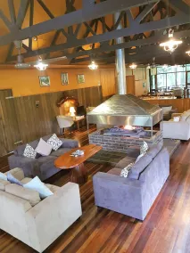 Broken River Mountain Resort - Coin salon dans le hall