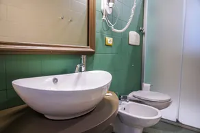 Hotel Continental - Bathroom