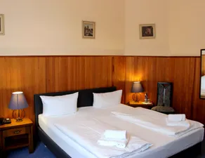 Hotel-Pension Rheingold am Kurfürstendamm - Vue de la chambre