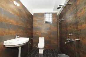 House of Brothers - Bathroom