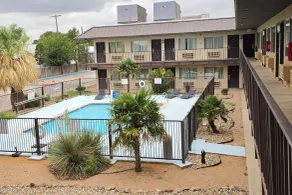 Howard Johnson by Wyndham Odessa TX - Pool