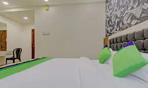 Treebo Golden Heights - Room