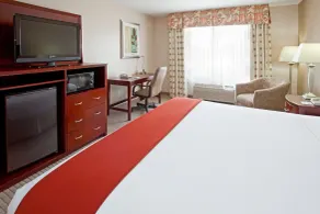 Holiday Inn Express & Suites College Station by IHG - Room
