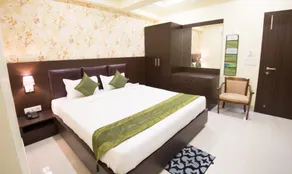 Treebo King'S Court Chandrasekharpur - Room