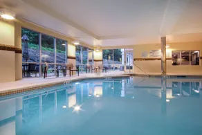 Courtyard by Marriott Lenox Berkshires - Piscine