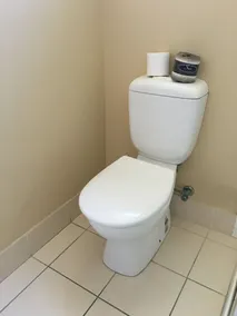 Parkville Motel - Bathroom