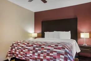 Red Roof Inn & Suites Statesboro - University - Chambre