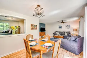 Marina & Pool Access: Lovely Lake Keowee Townhome - Interiør