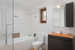 Aura Seafront Villa - Bad