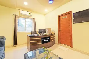 Townhouse Oak Chandanagar Railway Station - Saguão