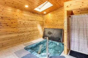 Hot Tub & 2 Recreation Rooms: Spacious Onamia Home - Innvendig