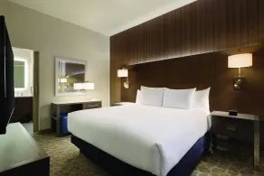 Embassy Suites by Hilton The Woodlands at Hughes Landing - Chambre