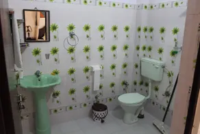 Kesar Heritage A Hybrid Home Stay - Bathroom