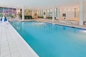 Embassy Suites by Hilton Parsippany - Piscine