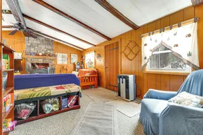 Hike, Ski & Unwind: Cabin w/ Deck in Chester! - Interiør