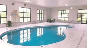 La Quinta by Wyndham Knoxville North I-75 - Piscine