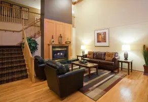 Quality Inn & Suites Stillwater - Lobby