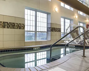 Comfort Suites Minot South - Piscine