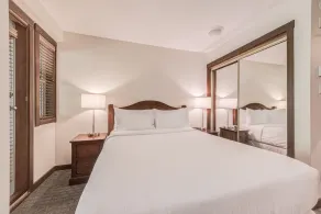 Blackcomb Springs Suites by CLIQUE - Chambre