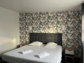 Brit Hotel L'Arrivée Guingamp - Zimmer