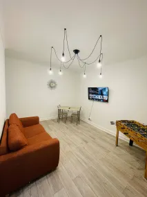 2 Bedrooms Entire Apartment Self Check in - Living area