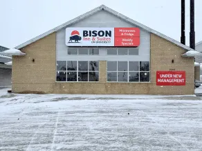 Bison Inn & Suites on University - Façade de l’hébergement