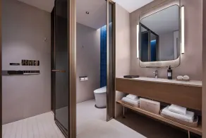 Orange Crystal Hotel Qingdao Taidong Pedestrian Street - Bagno
