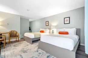 The Lighthouse Inn & Suites - Rom