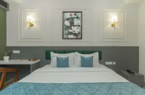 The Emerald - Room