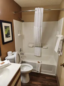Suburban Studios Columbus - Dublin - Salle de bain