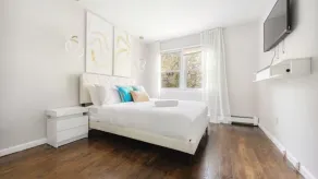Luxury NYC Home with Free Parking for 12 - Værelse