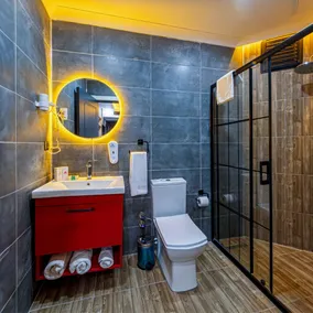 Viv City Hotel - Bathroom
