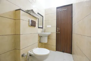 FabHotel Red Ark Inn - Bathroom