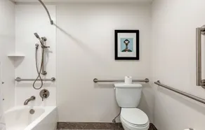 Cambria Hotel Nashville Airport - Baño