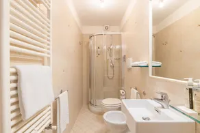 Hotel Venice Resort Airport - Bathroom