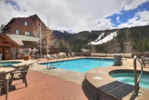 Beautiful 3 Bedroom Mountain Condo In River Run Village With Hot Tub Access And Walking Distance To The Gondola - Pool