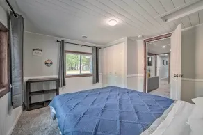 Prudenville Retreat w/ Yard ~ 1 Mi to Lake! - Interiør