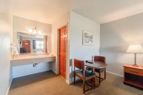 Capital O Aurora Inn Monett US 60 - Badeværelse