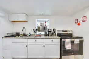 Dog-friendly Apt w/ Yard: 10 Mi to Downtown - Interiør