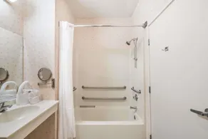 Comfort Suites Cordova - Salle de bain