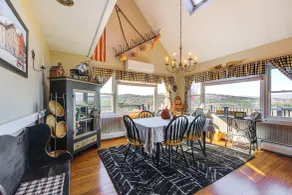 Hot Tub, Fire Pit & Grill: Remote Springfield Home - Innenbereich