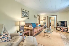 Pet Friendly Home w/ Hot Tub, Patio & Game Room! - Innvendig