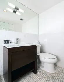 East Village Hotel - Badrum