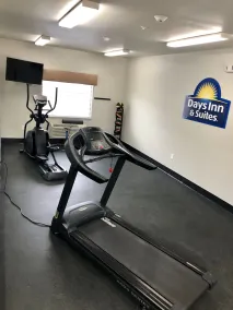 Days Inn & Suites by Wyndham Katy - Salle de remise en forme