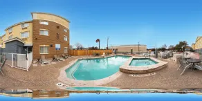 Quality Inn & Suites San Antonio Airport - Stone Oak - Piscine