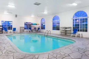 Baymont by Wyndham Osage Beach - Piscina