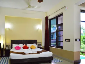 Pops Hotel & Restaurant - Room