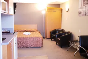 Kiwi Studios Motel - Room